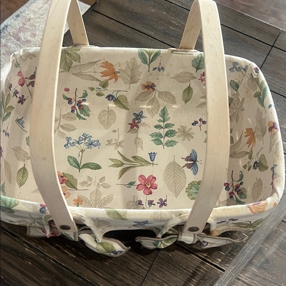 Longaberger basket with liner, plastic, and handles - Picture 3 of 8